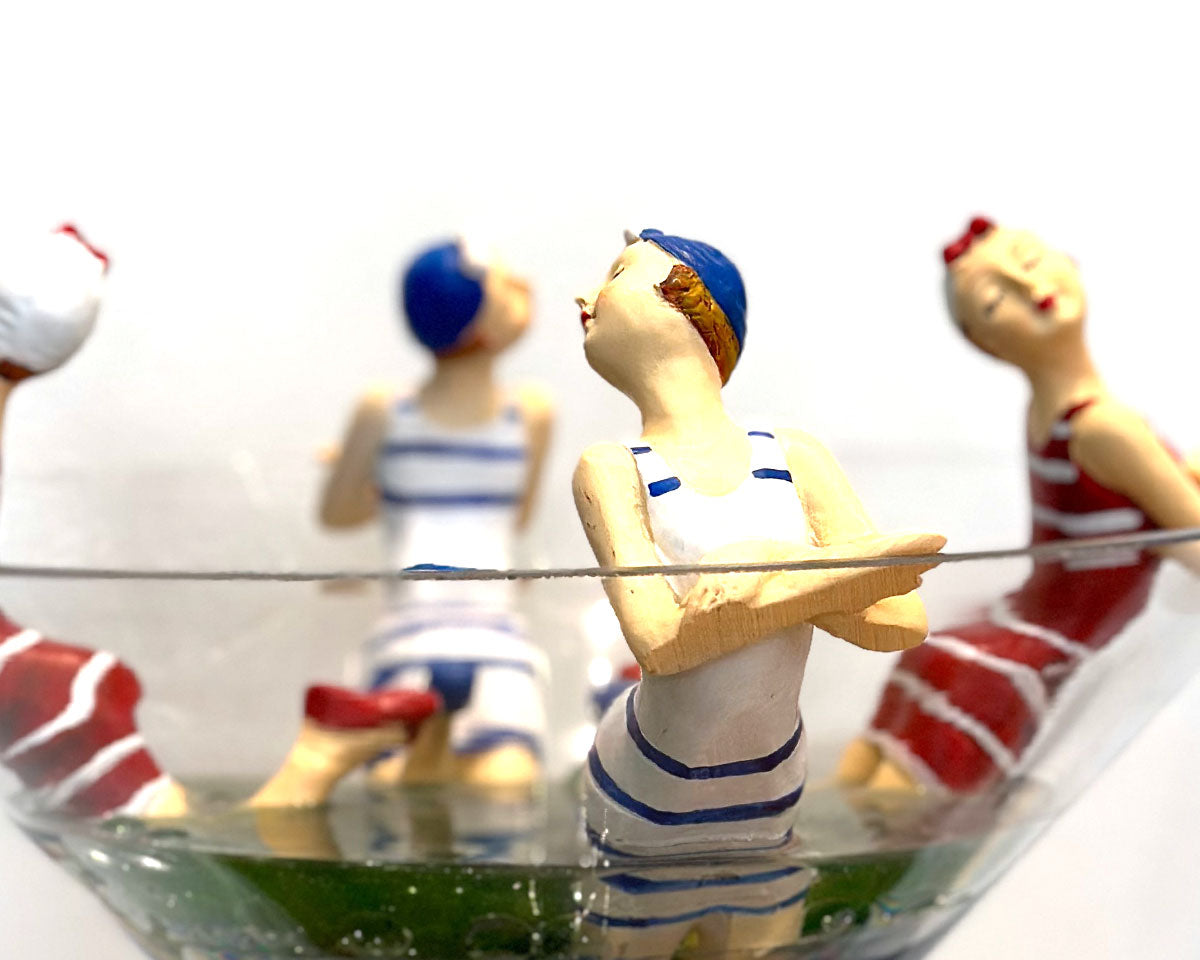 'Vintage Bathers' resin art by Glen Middleham at Jam