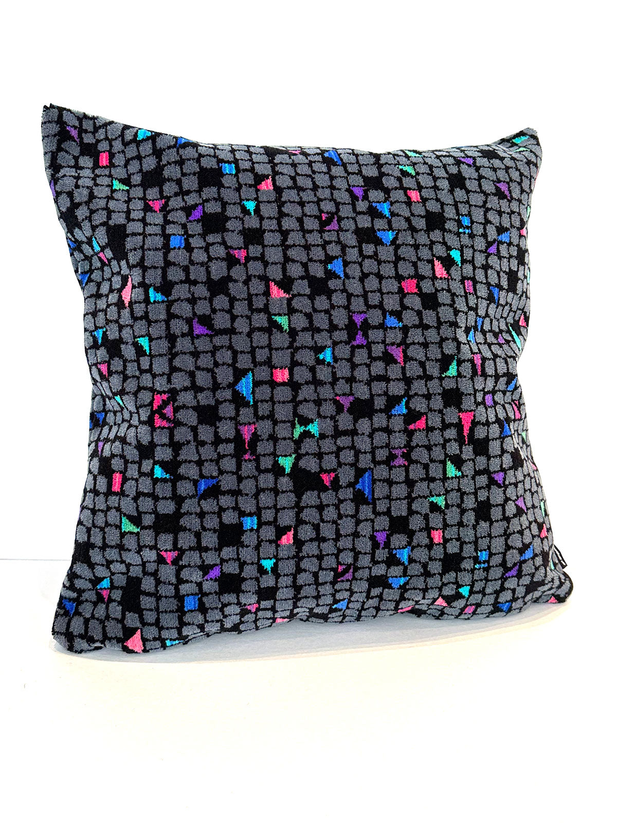 Moquette cushion - Grey with multicoloured shapes